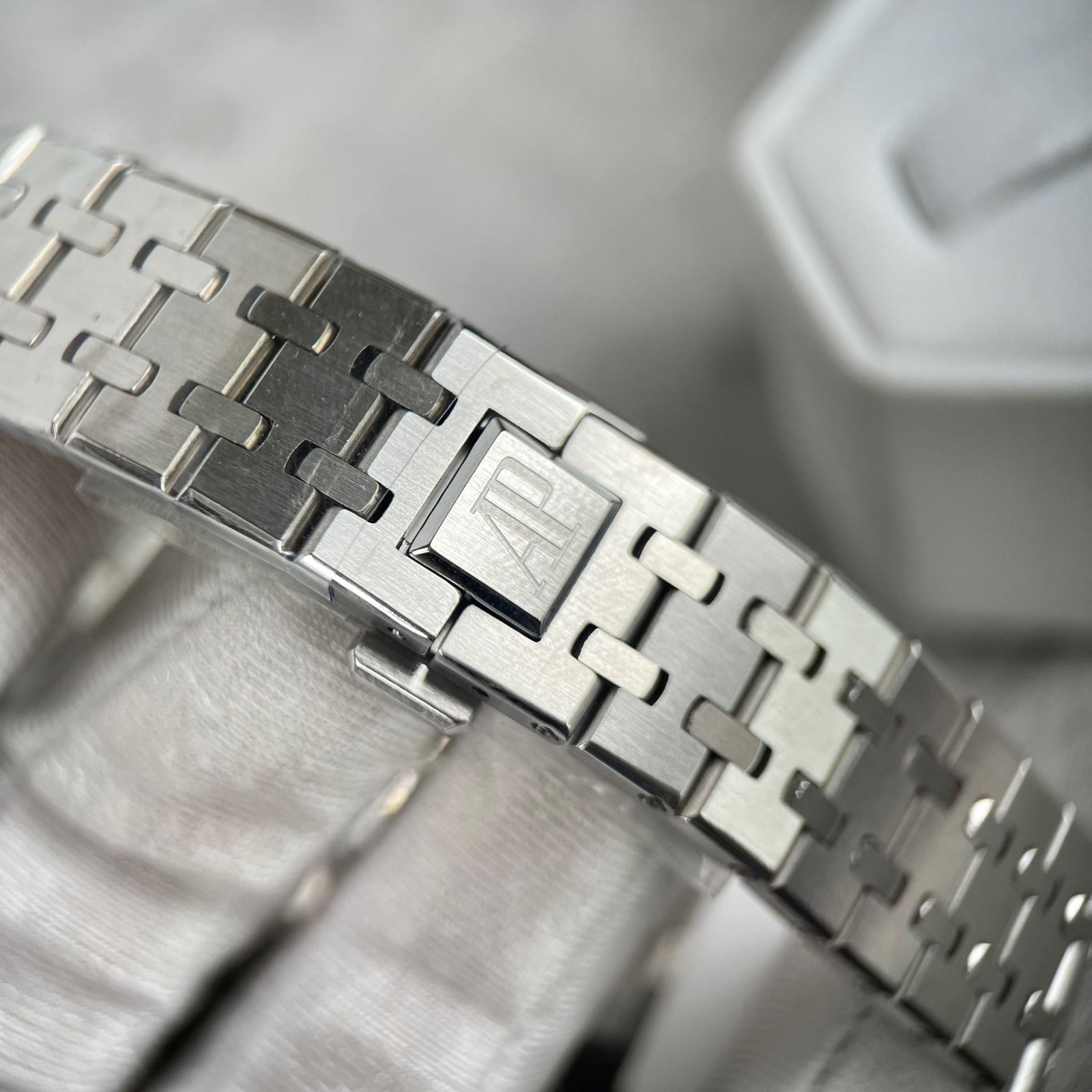 audemars piguet royal oak 34 mm edelstahl diamantlünette audemars piguet royal oak 34 mm edelstahl diamantlünette