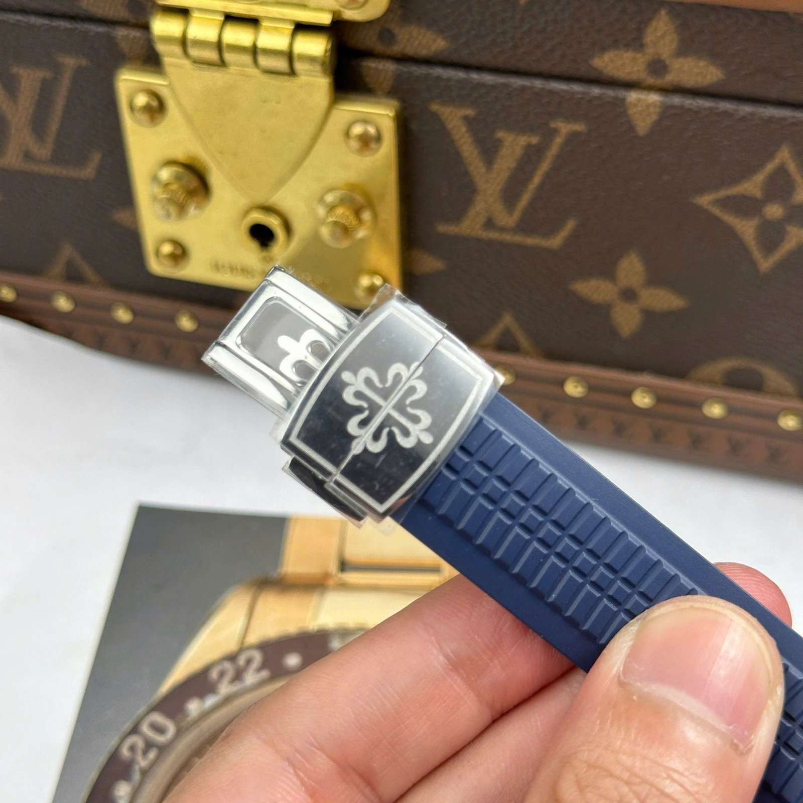 patek philippe aquanaut 42mm blau rubber strap patek philippe aquanaut 42mm blau rubber strap