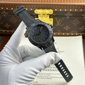 omega seamaster 43mm schwarz rubber band