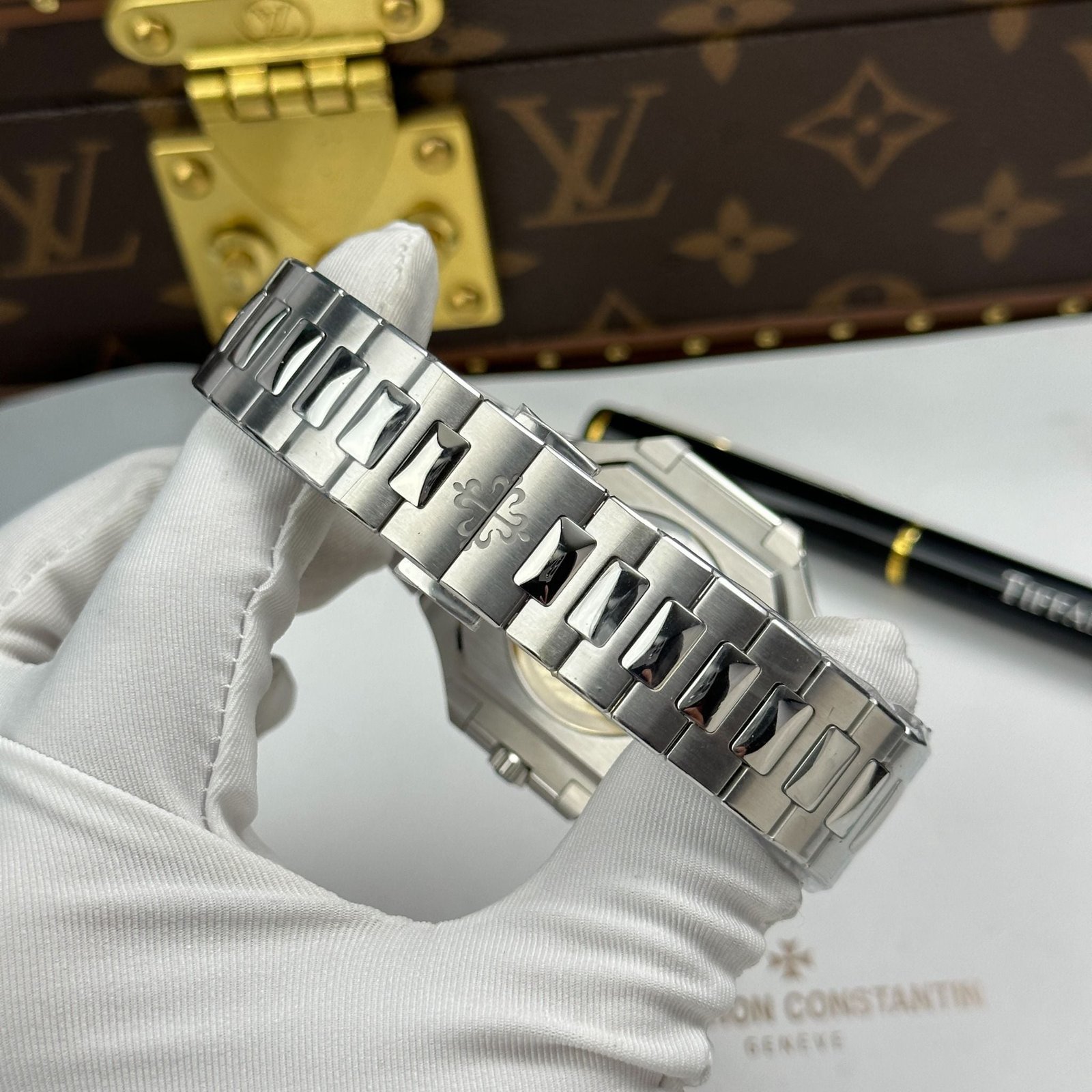 patek philippe cubitus 45mm edelstahl grün zifferblatt patek philippe cubitus 45mm edelstahl grün zifferblatt